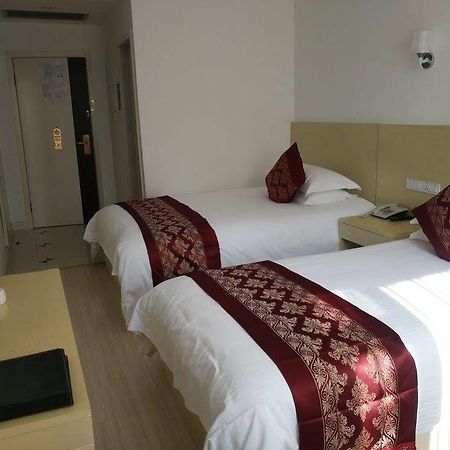 Huijing Holiday Hotel Shanghai Esterno foto